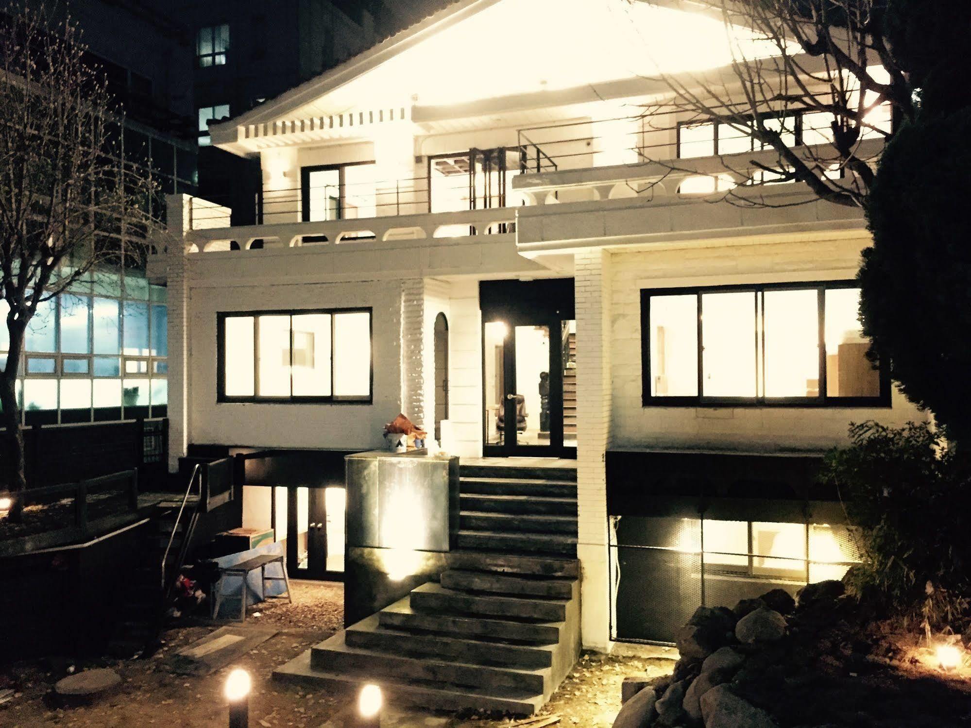 House 740 Vandrehjem Seoul Eksteriør billede