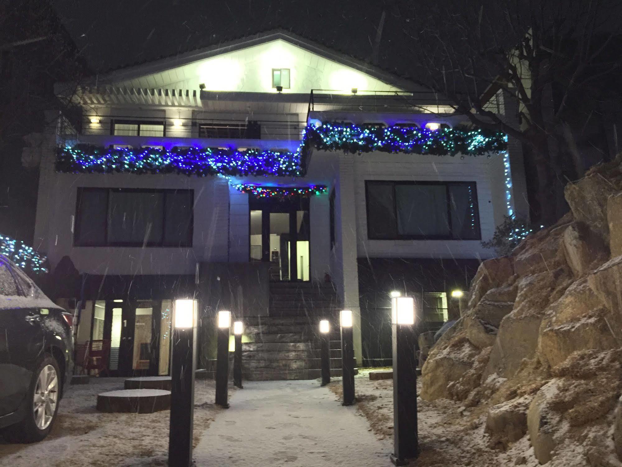 House 740 Vandrehjem Seoul Eksteriør billede